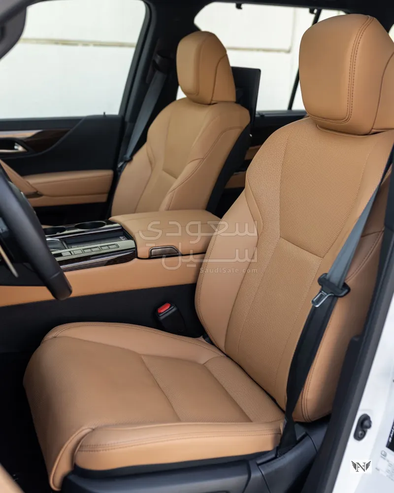 2024 لكزس إل إكس 600