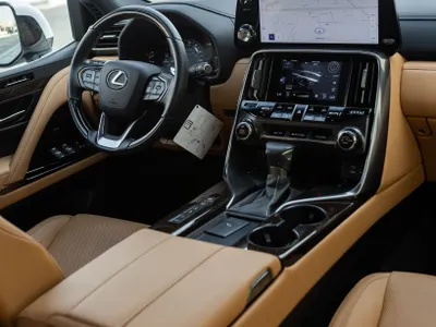 2024 لكزس إل إكس 600
