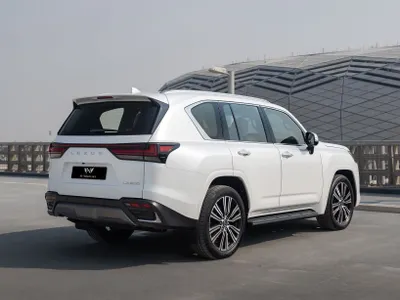 2024 لكزس إل إكس 600