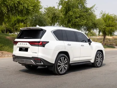 2023 لكزس إل إكس 600