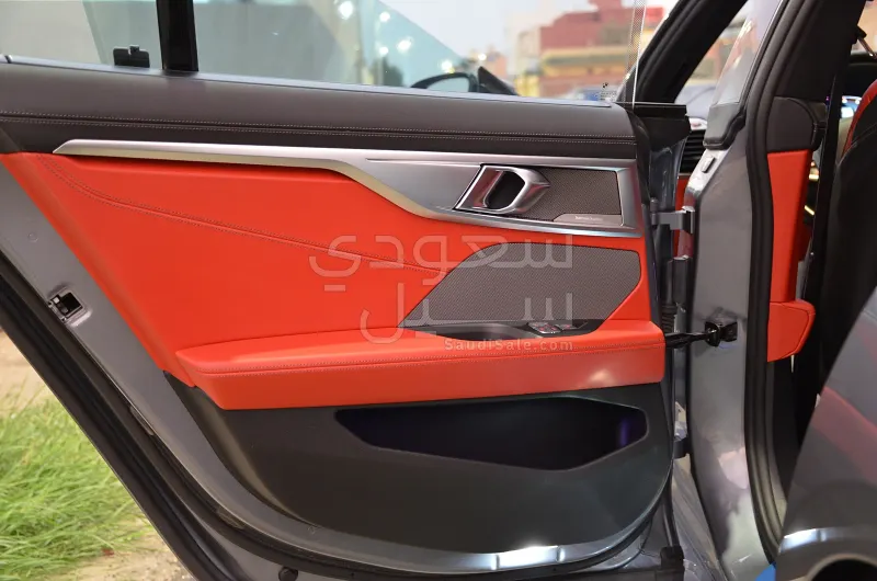 2021 بي ام دبليو الفئة الثامنة إم 850 أي