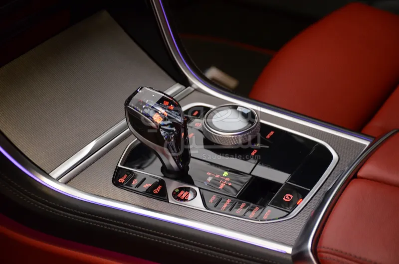 2021 بي ام دبليو الفئة الثامنة إم 850 أي