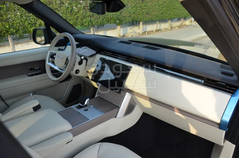 2025 لاند روفر رينج روفر اوتوبيوغرافي