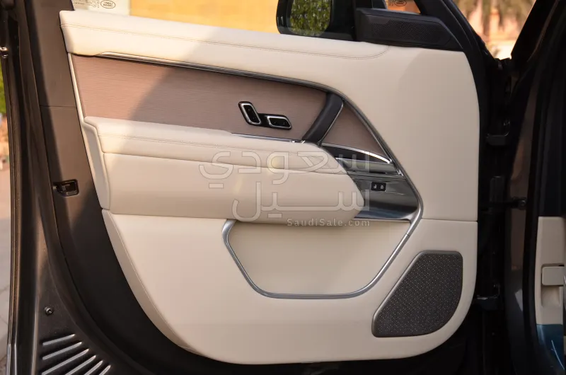 2025 لاند روفر رينج روفر اوتوبيوغرافي