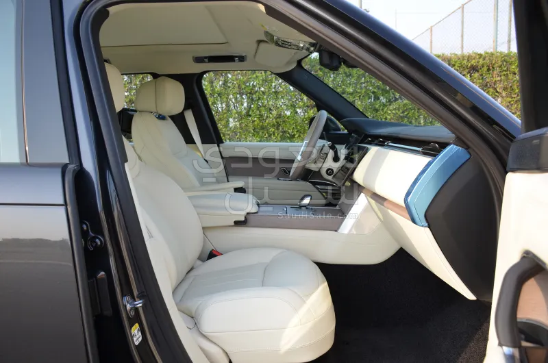 2025 لاند روفر رينج روفر اوتوبيوغرافي