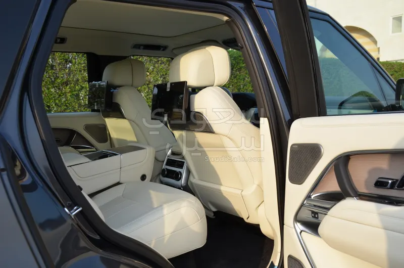 2025 لاند روفر رينج روفر اوتوبيوغرافي