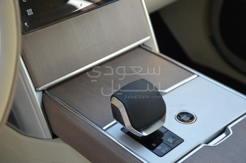 2025 لاند روفر رينج روفر اوتوبيوغرافي