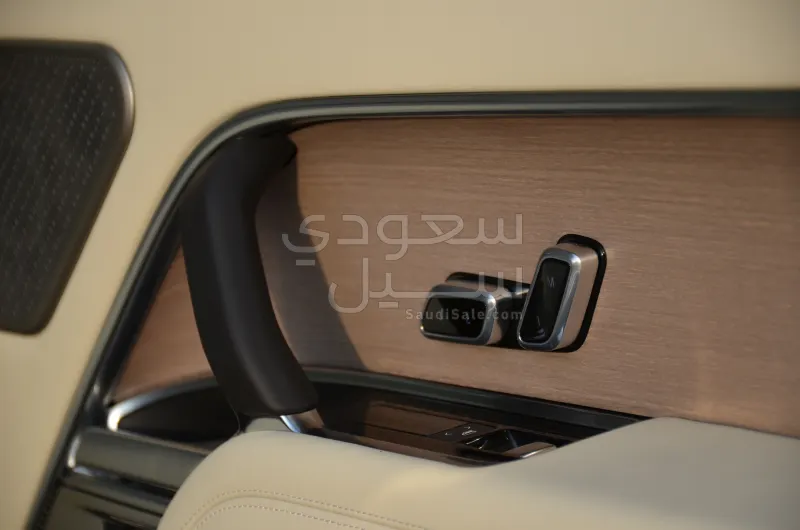 2025 لاند روفر رينج روفر اوتوبيوغرافي