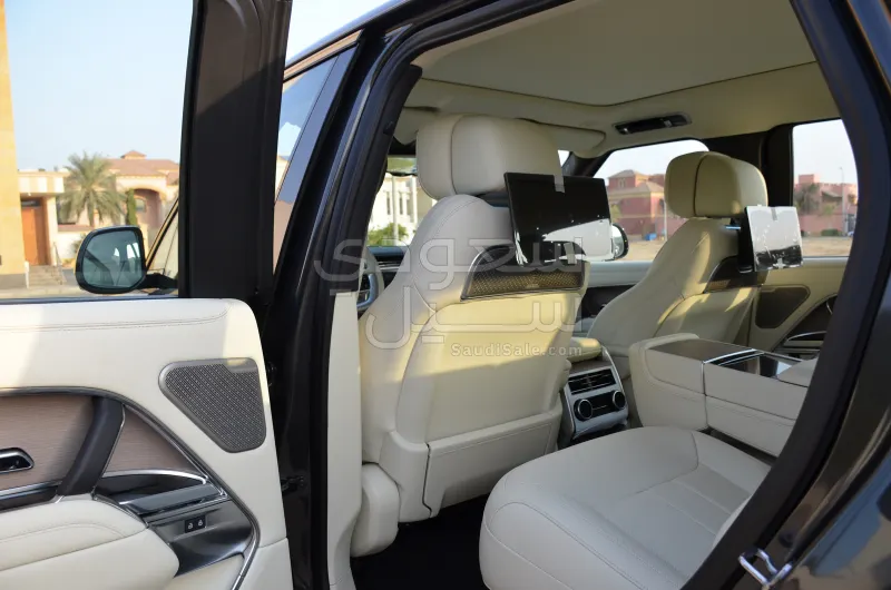 2025 لاند روفر رينج روفر اوتوبيوغرافي