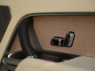 2025 لاند روفر رينج روفر اوتوبيوغرافي