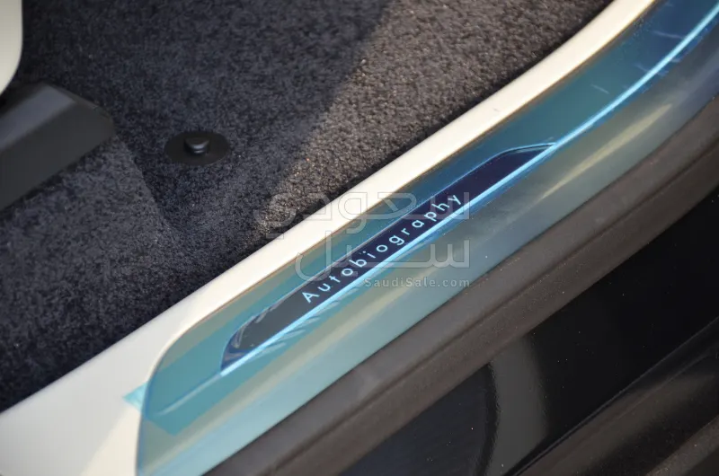 2025 لاند روفر رينج روفر اوتوبيوغرافي