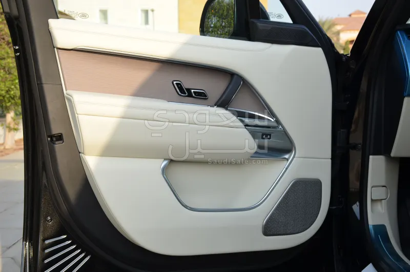 2025 لاند روفر رينج روفر اوتوبيوغرافي