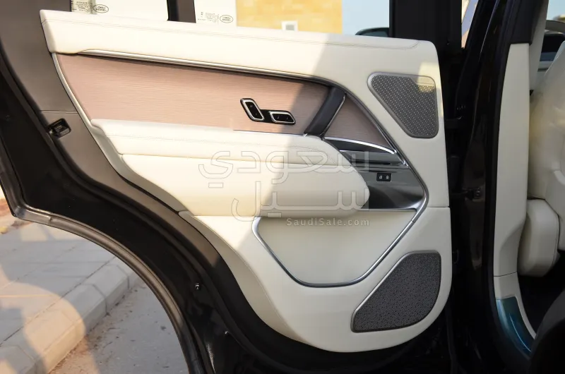 2025 لاند روفر رينج روفر اوتوبيوغرافي