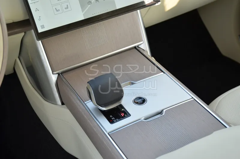 2025 لاند روفر رينج روفر اوتوبيوغرافي