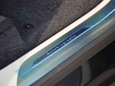 2025 لاند روفر رينج روفر اوتوبيوغرافي