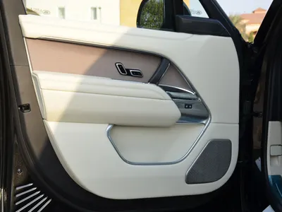 2025 لاند روفر رينج روفر اوتوبيوغرافي