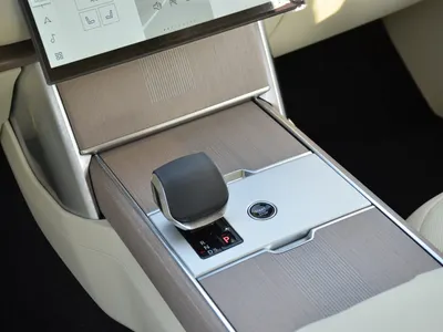 2025 لاند روفر رينج روفر اوتوبيوغرافي