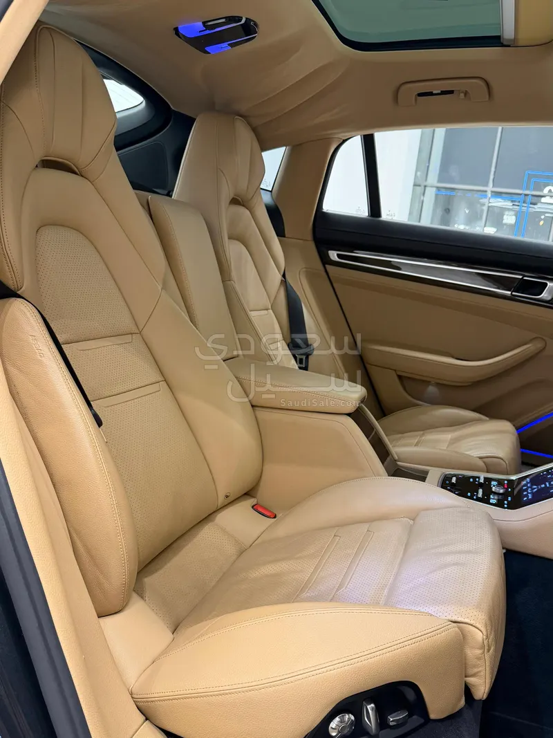 2018 بورش بانميرا 4 اس اكسيكيتف