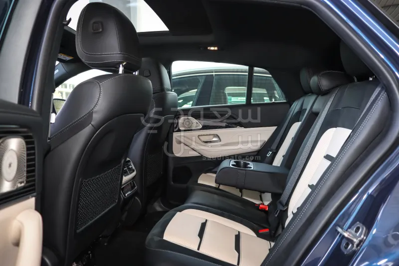 2024 مرسيدس - بنز جي إل إي 53 أي إم جي