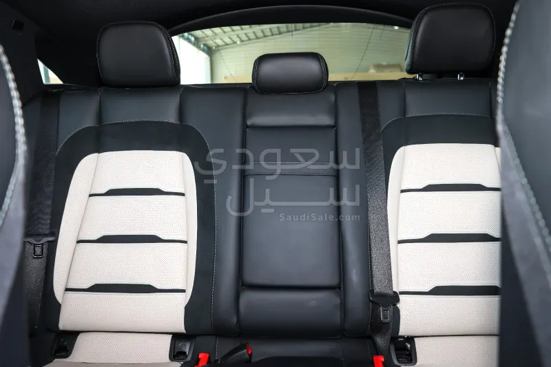 2024 مرسيدس - بنز جي إل إي 53 أي إم جي