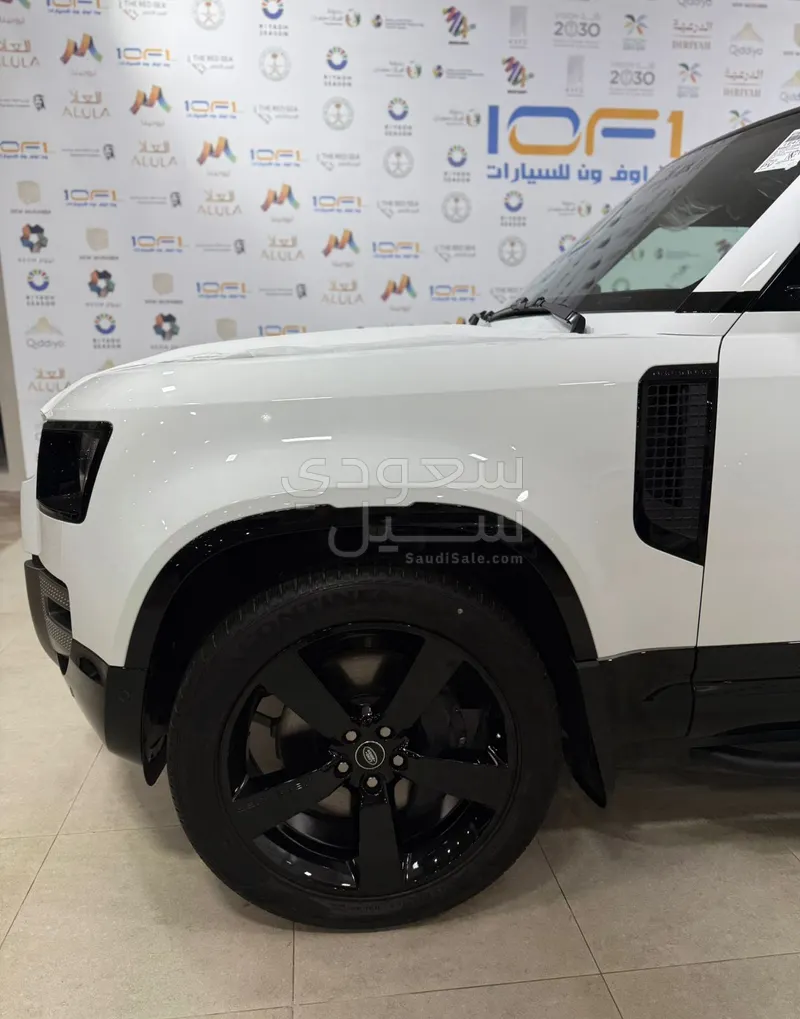 2025 لاند روفر ديفيندر 110