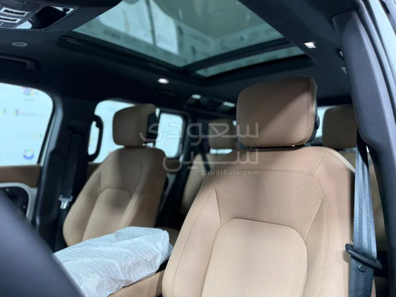 2025 لاند روفر ديفيندر 110