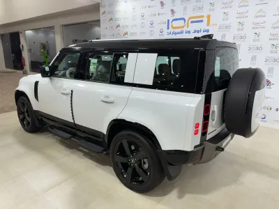 2025 لاند روفر ديفيندر 110