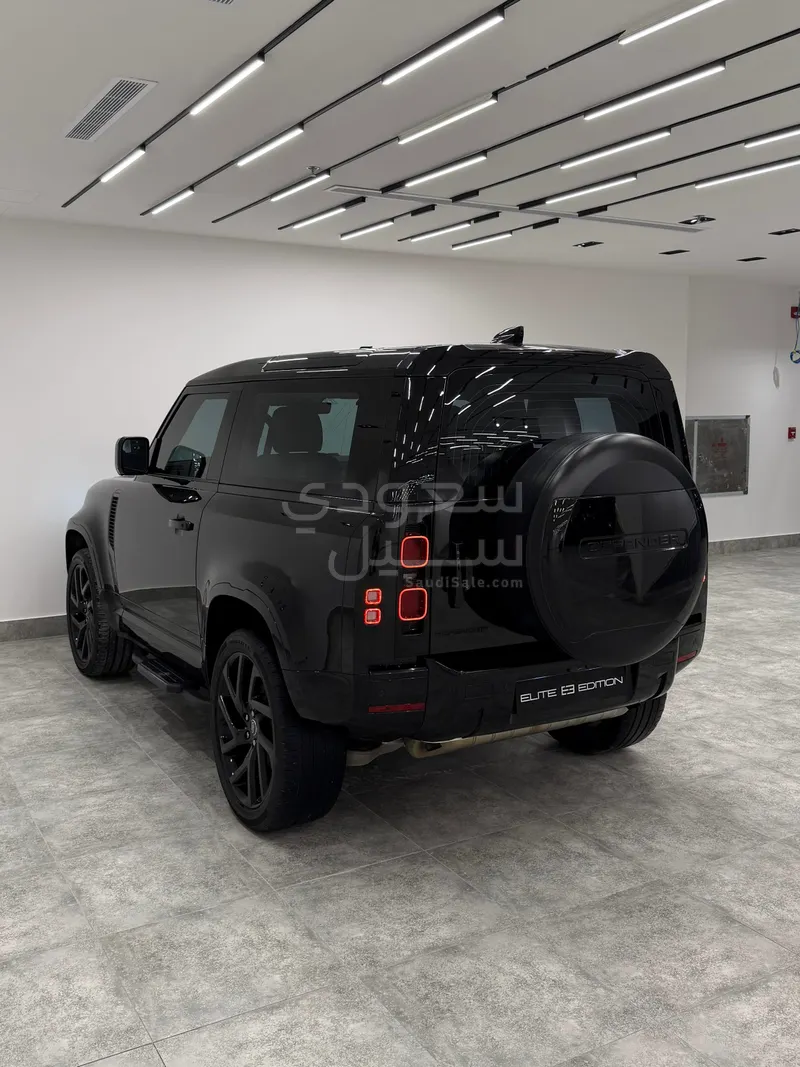 2022 لاند روفر ديفيندر اس اي