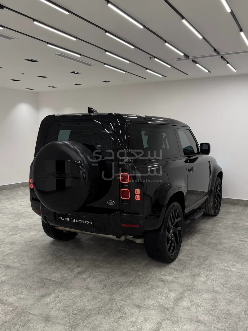 2022 لاند روفر ديفيندر اس اي