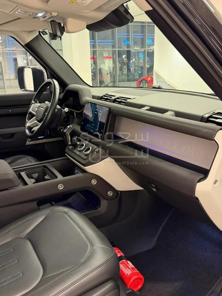 2022 لاند روفر ديفيندر اس اي