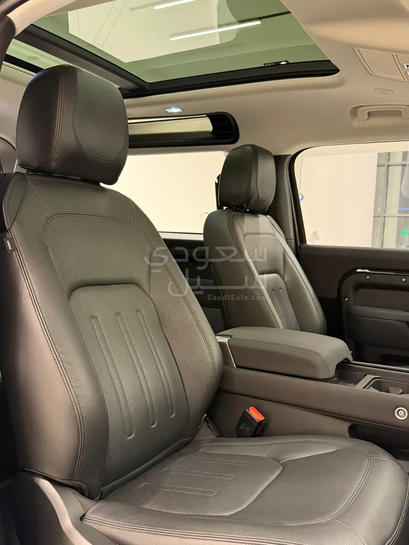 2022 لاند روفر ديفيندر اس اي