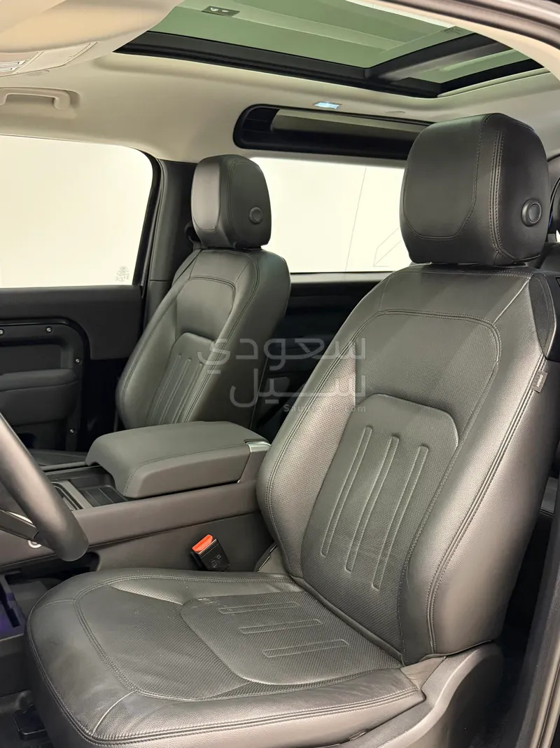 2022 لاند روفر ديفيندر اس اي