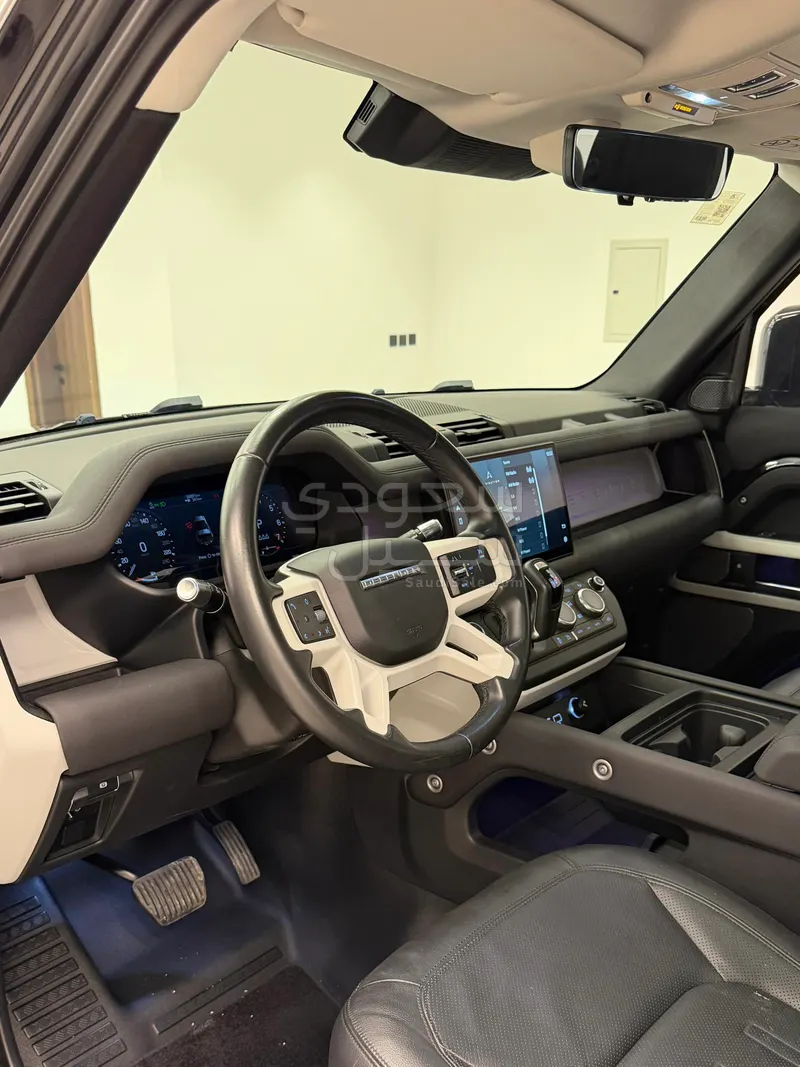 2022 لاند روفر ديفيندر اس اي