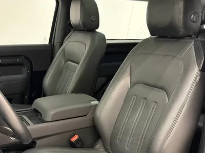 2022 لاند روفر ديفيندر اس اي