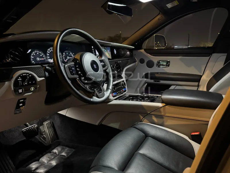 2022 رولز رويس قوست بلاك بادج