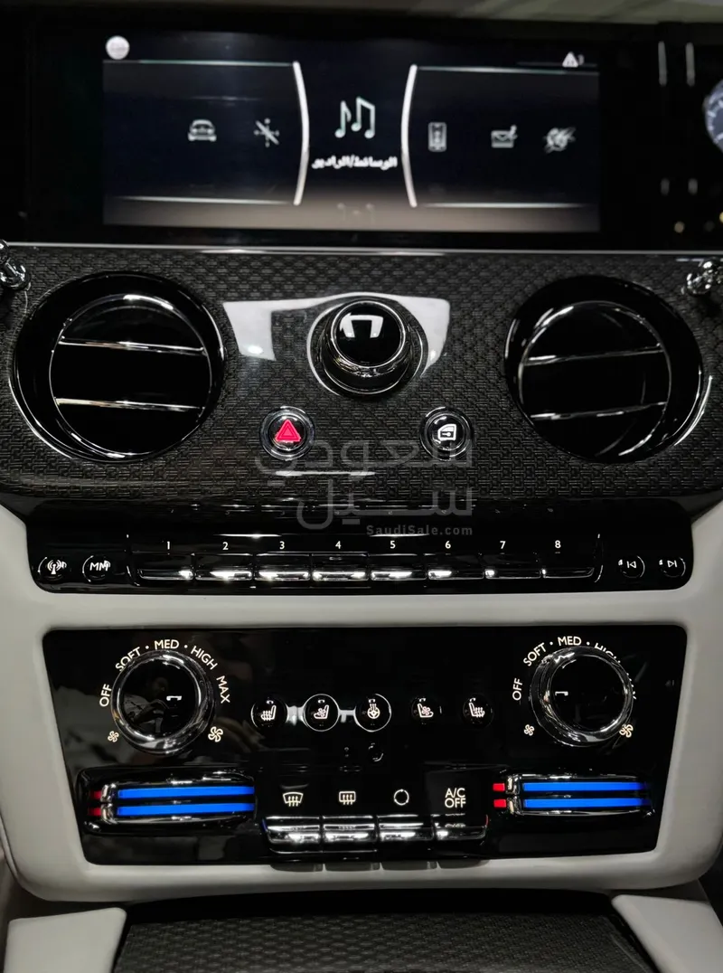 2022 رولز رويس قوست بلاك بادج