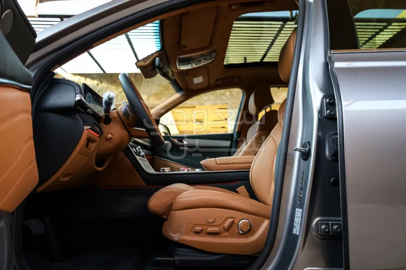 2025 جينيسيس جي في 80