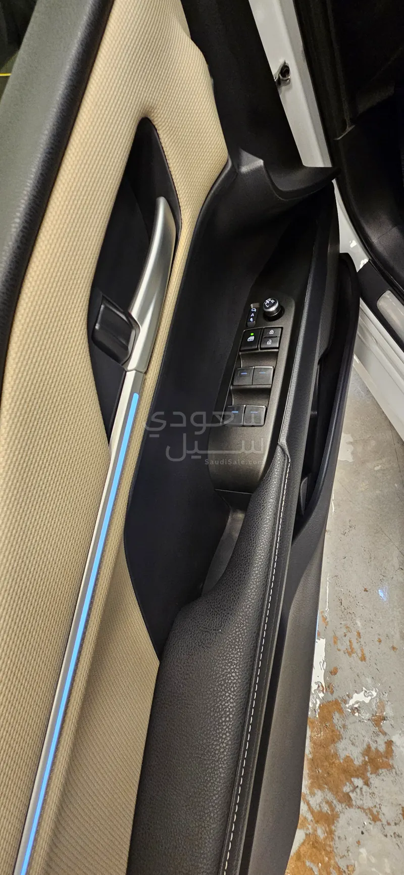 2025 تويوتا كامري ال اي