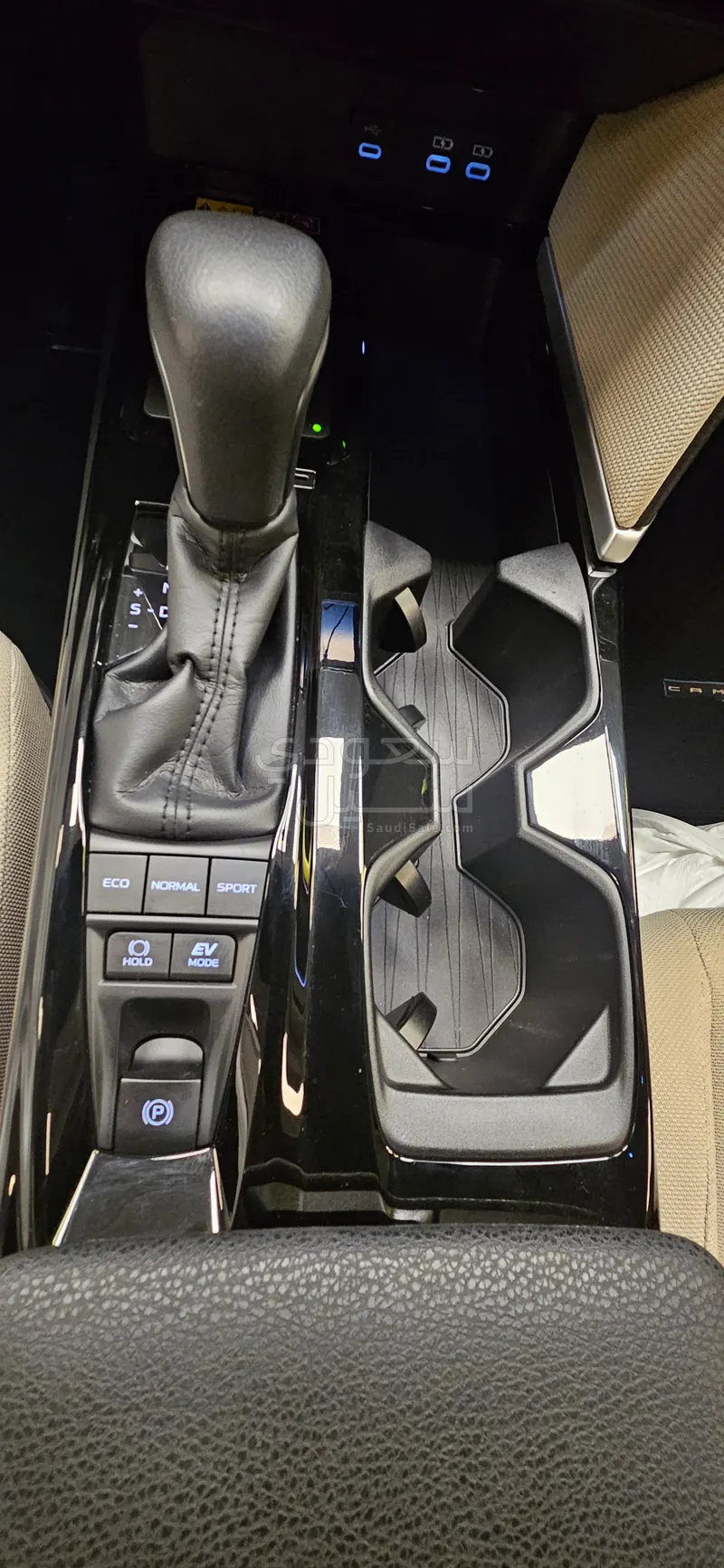 2025 تويوتا كامري ال اي