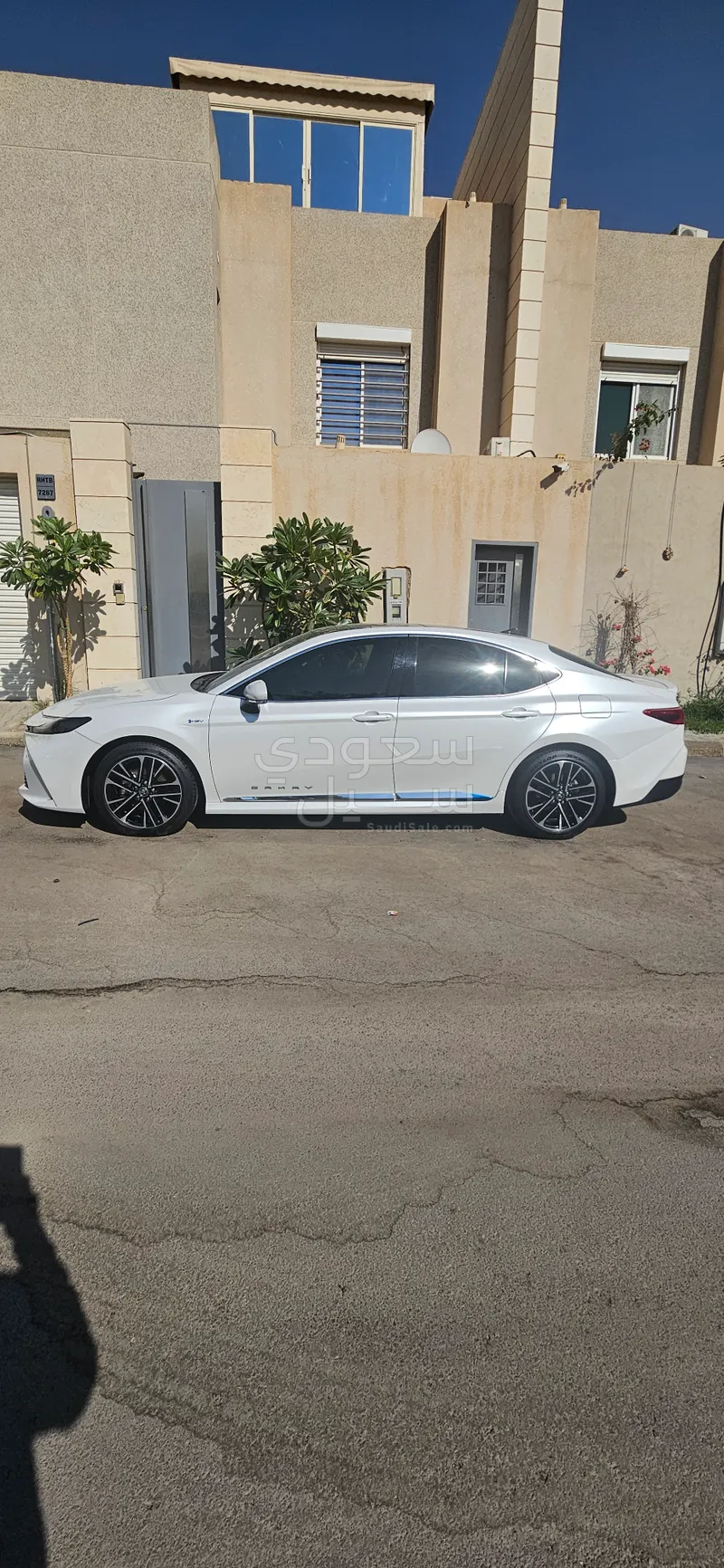 2025 تويوتا كامري ال اي