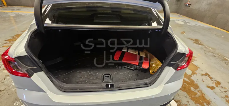 2025 تويوتا كامري ال اي