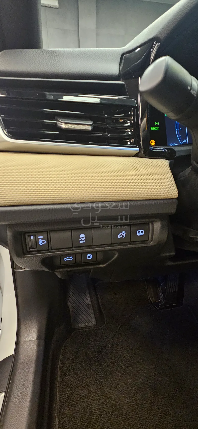 2025 تويوتا كامري ال اي