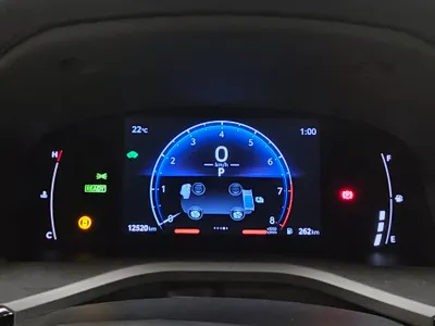 2025 تويوتا كامري ال اي