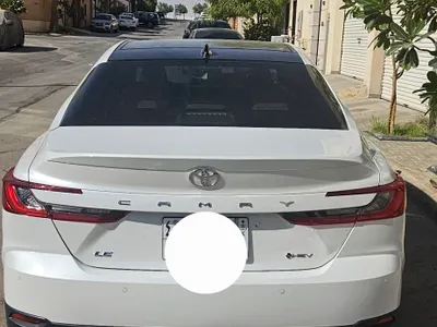 2025 تويوتا كامري ال اي