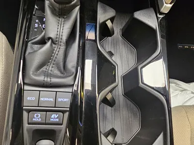 2025 تويوتا كامري ال اي