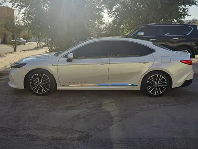 2025 تويوتا كامري ال اي