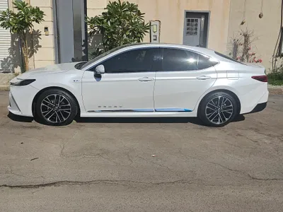 2025 تويوتا كامري ال اي