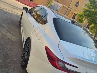 2025 تويوتا كامري ال اي