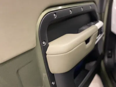 2024 لاند روفر ديفيندر 90