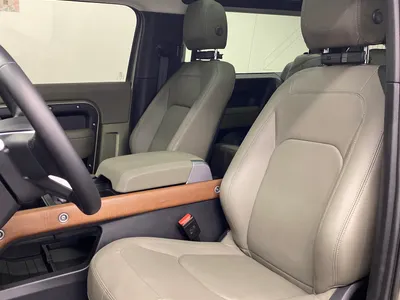 2024 لاند روفر ديفيندر 90